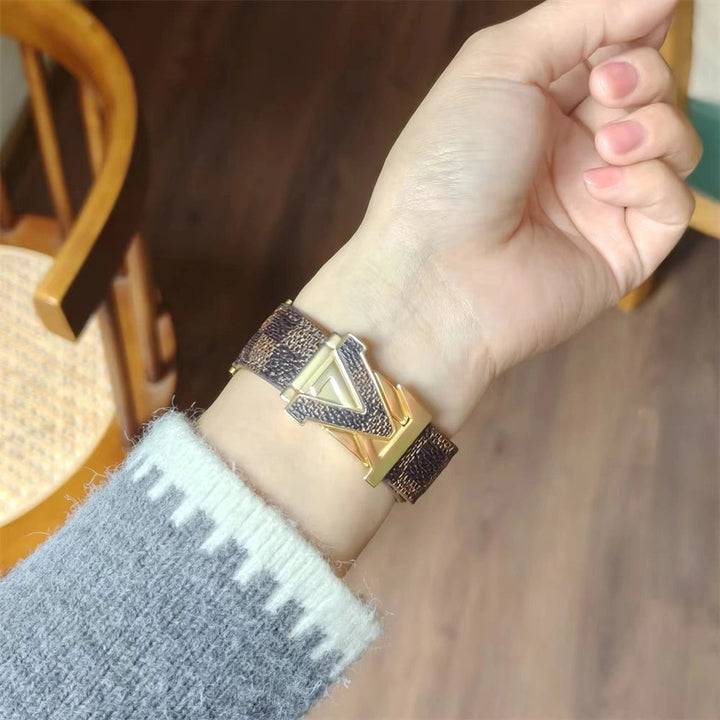 Luxury Apple Watch Strap – Magnetic Metal Band for Series 10/9/8/7/6/SEv ADIONI